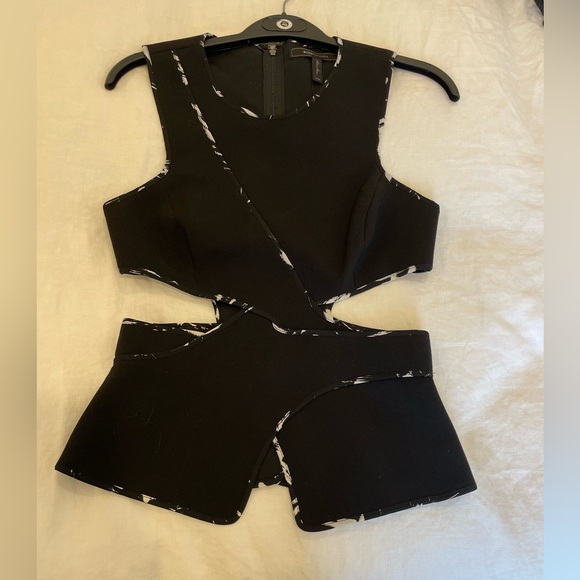 BCBG cut out top. Size XXS. - Picture 2 of 2